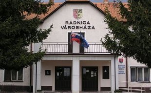 radnica vo Veľkom Mederi